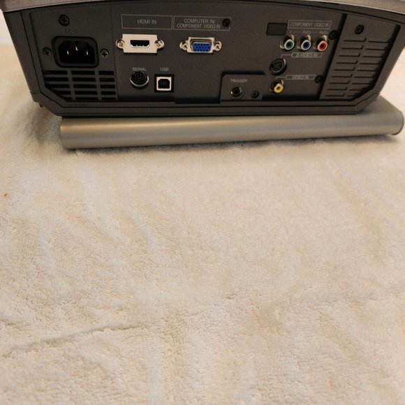 Mitsubishi HD4000U DLP Projector w/ Ceiling Mount - Picture 2 of 2